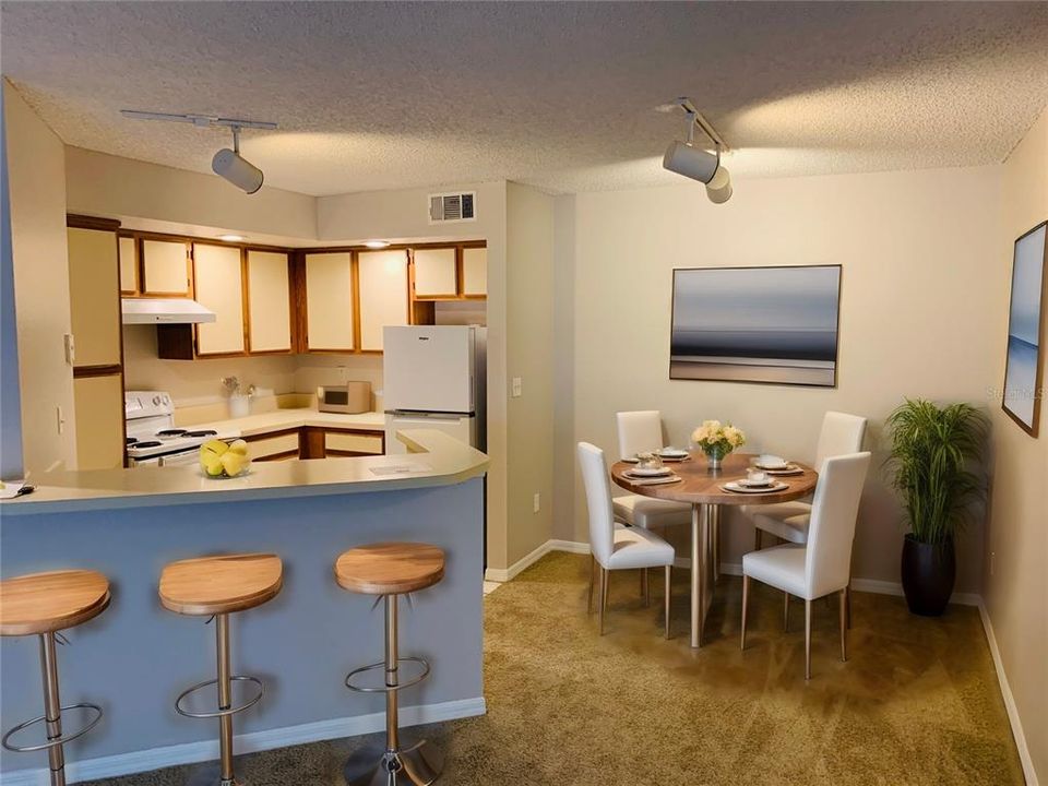 For Rent: $1,175 (1 beds, 1 baths, 735 Square Feet)