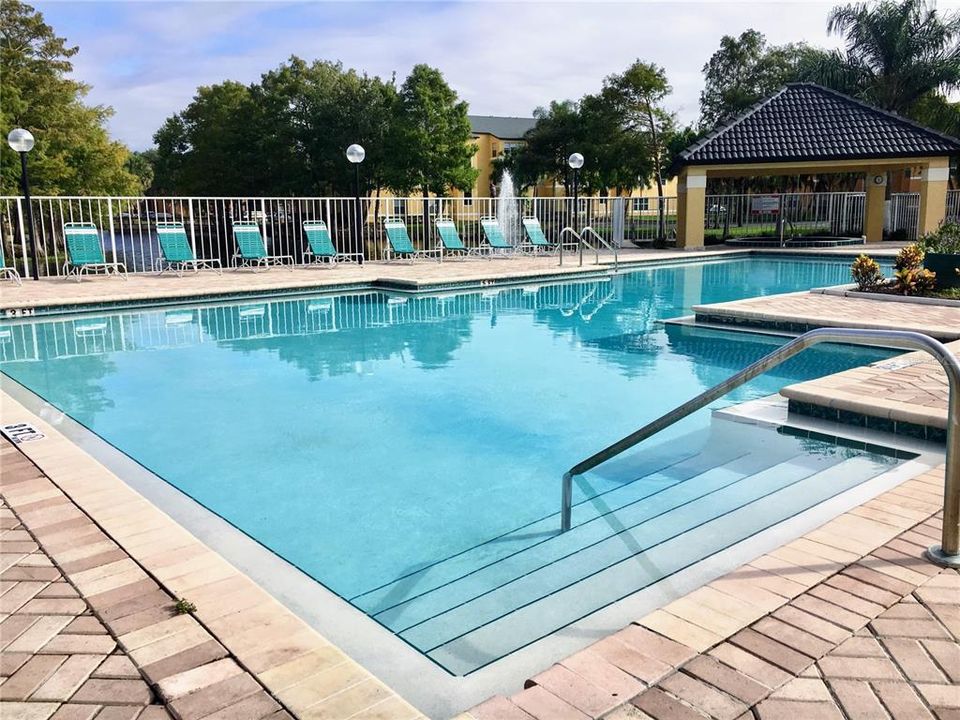For Rent: $1,175 (1 beds, 1 baths, 735 Square Feet)