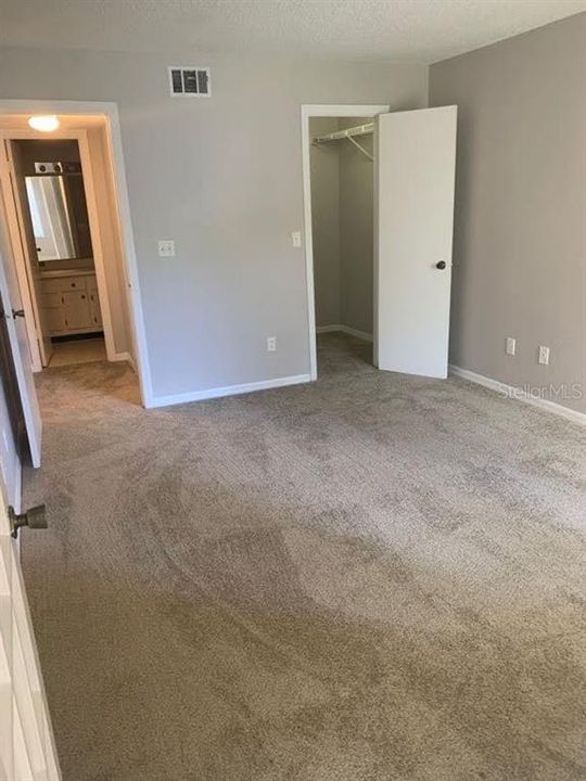 For Rent: $1,175 (1 beds, 1 baths, 735 Square Feet)