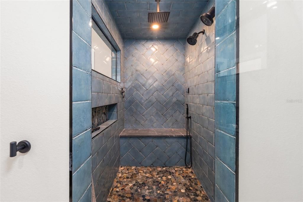 En Venta: $1,550,000 (5 camas, 5 baños, 5730 Pies cuadrados)