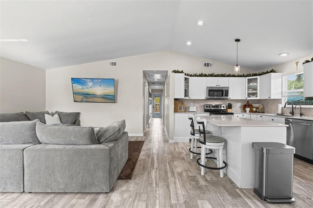 For Sale: $449,000 (3 beds, 1 baths, 1173 Square Feet)