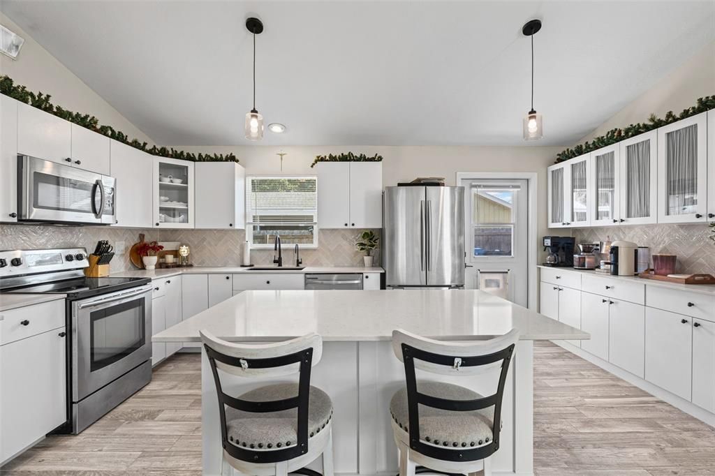 For Sale: $449,000 (3 beds, 1 baths, 1173 Square Feet)