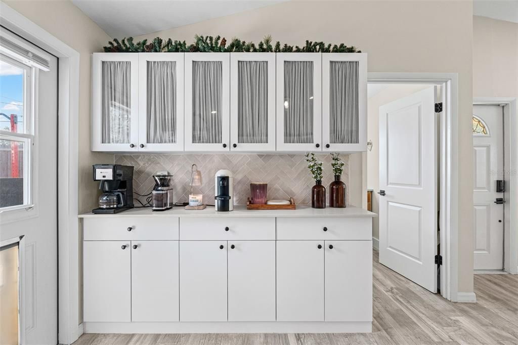 For Sale: $449,000 (3 beds, 1 baths, 1173 Square Feet)