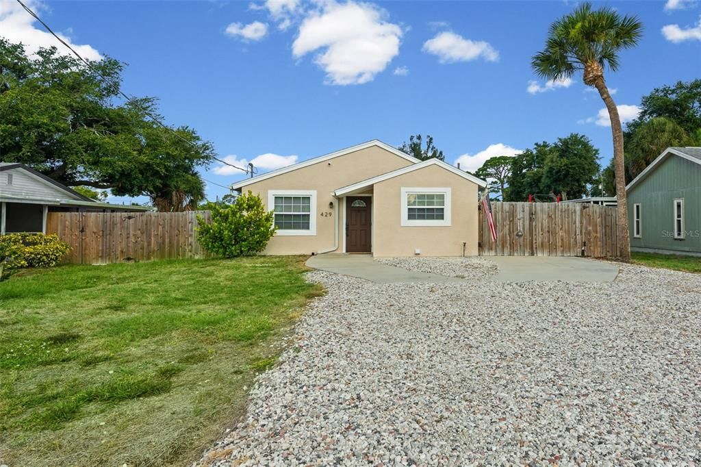 For Sale: $449,000 (3 beds, 1 baths, 1173 Square Feet)