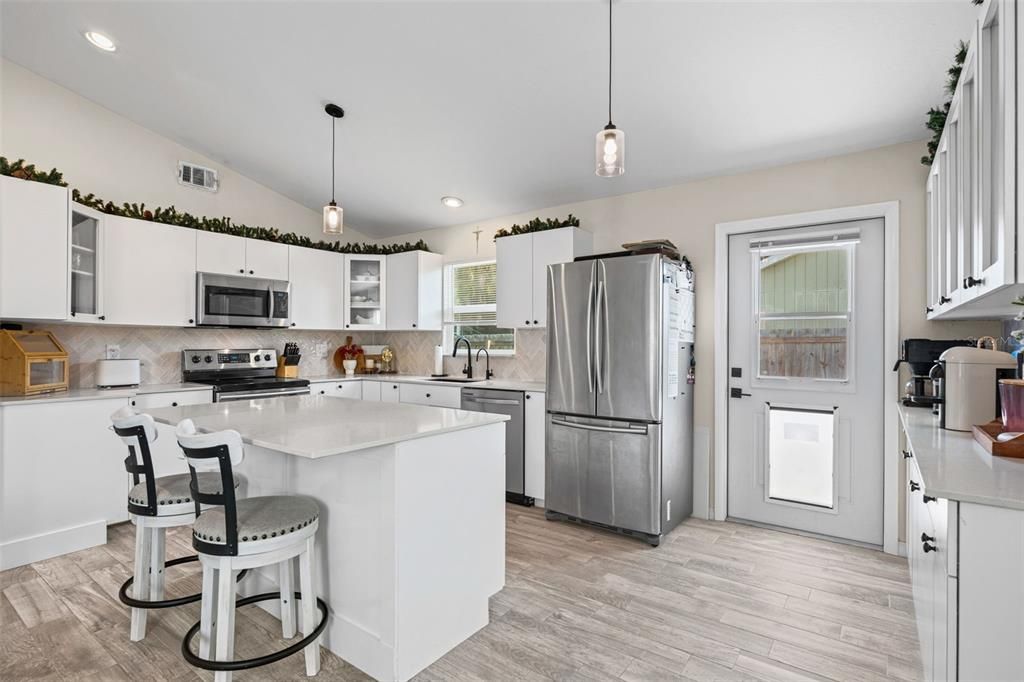 For Sale: $449,000 (3 beds, 1 baths, 1173 Square Feet)
