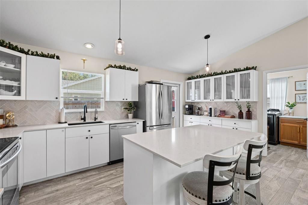 For Sale: $449,000 (3 beds, 1 baths, 1173 Square Feet)