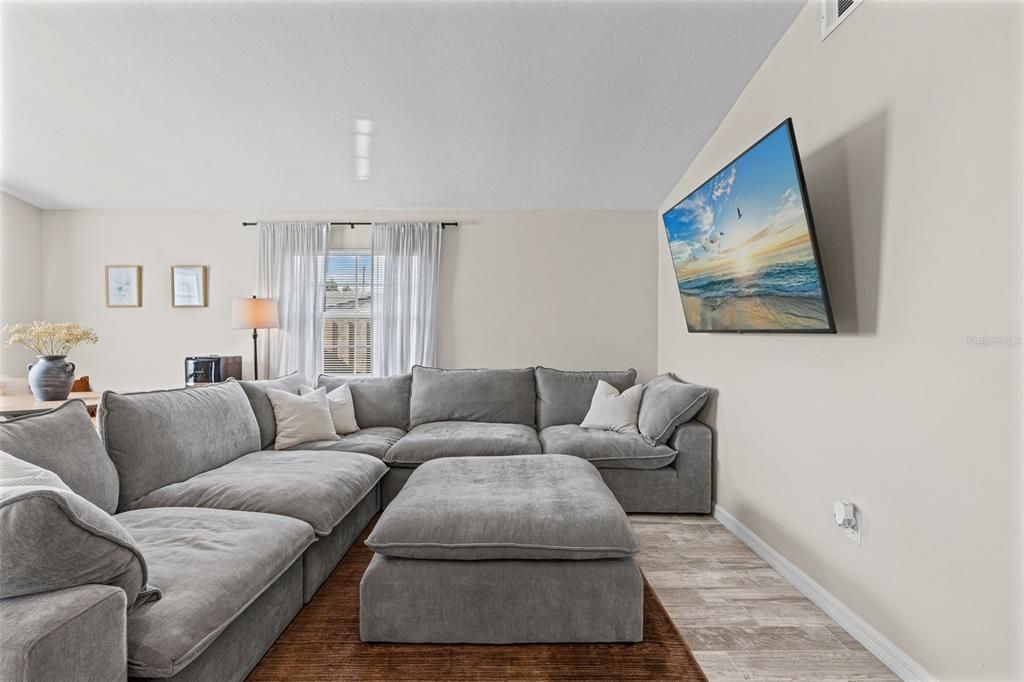 For Sale: $449,000 (3 beds, 1 baths, 1173 Square Feet)