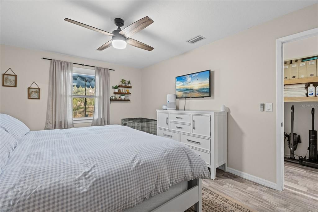 For Sale: $449,000 (3 beds, 1 baths, 1173 Square Feet)