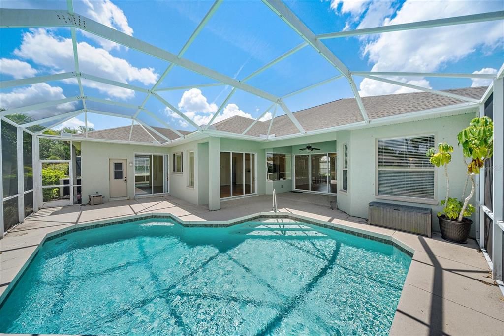 En Venta: $635,000 (4 camas, 3 baños, 2519 Pies cuadrados)