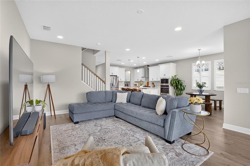 For Sale: $725,000 (5 beds, 4 baths, 3581 Square Feet)