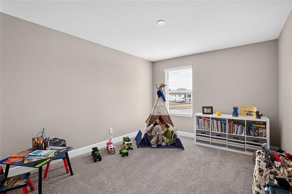For Sale: $725,000 (5 beds, 4 baths, 3581 Square Feet)