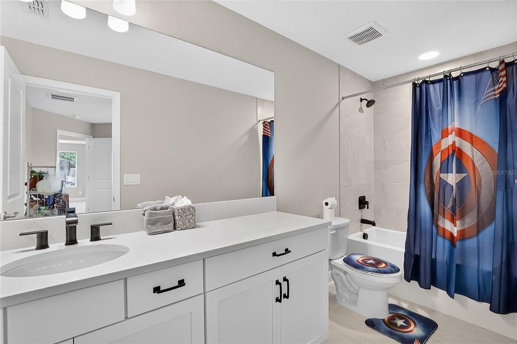 For Sale: $725,000 (5 beds, 4 baths, 3581 Square Feet)