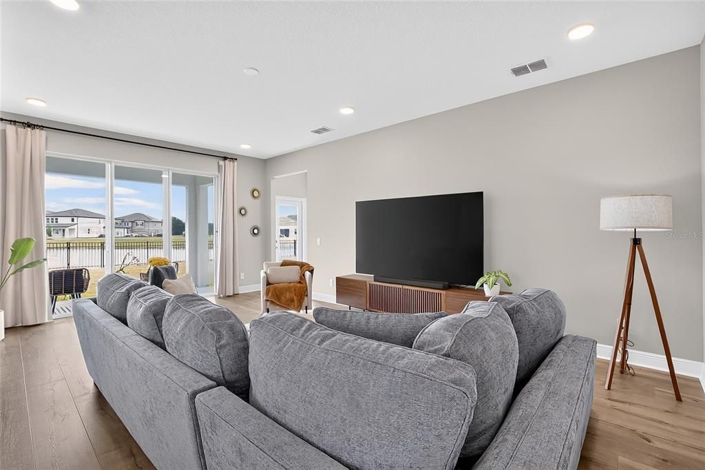 For Sale: $725,000 (5 beds, 4 baths, 3581 Square Feet)