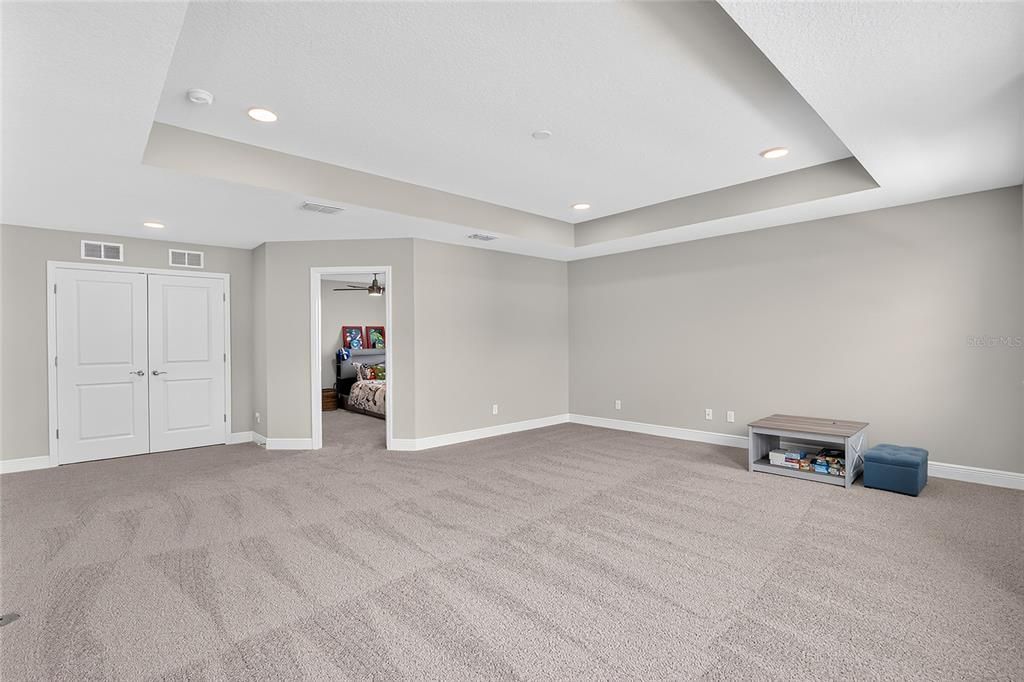 For Sale: $725,000 (5 beds, 4 baths, 3581 Square Feet)