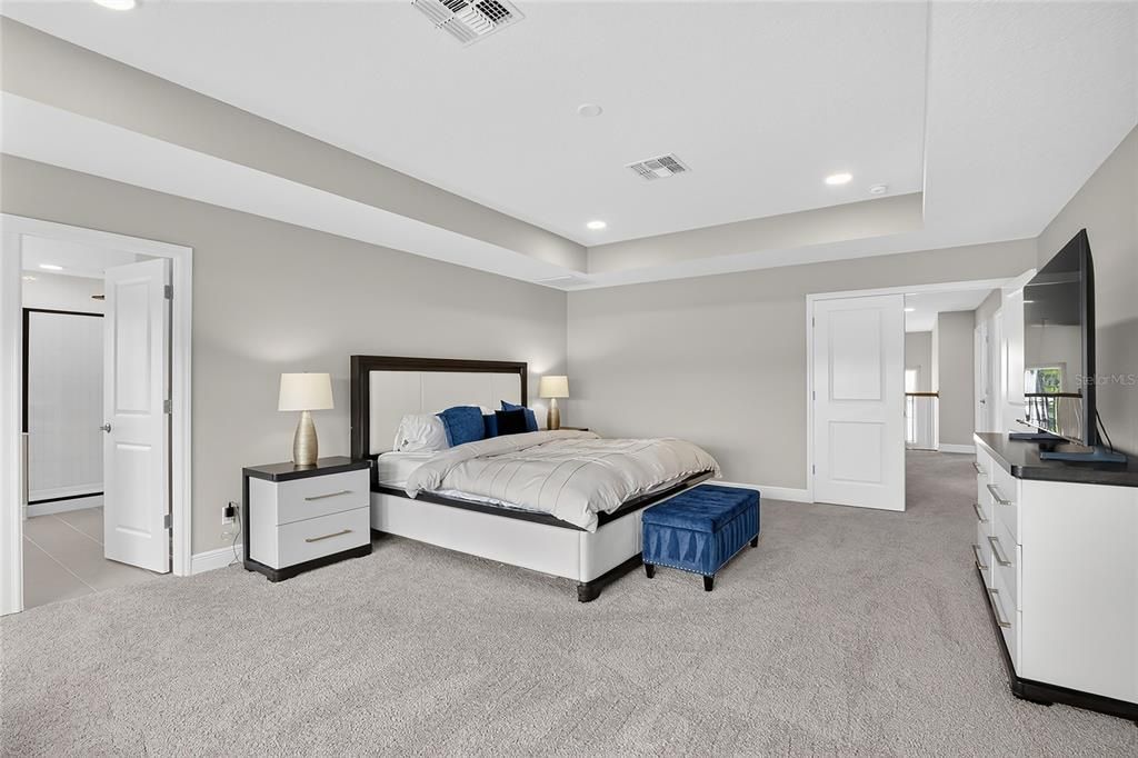 For Sale: $725,000 (5 beds, 4 baths, 3581 Square Feet)
