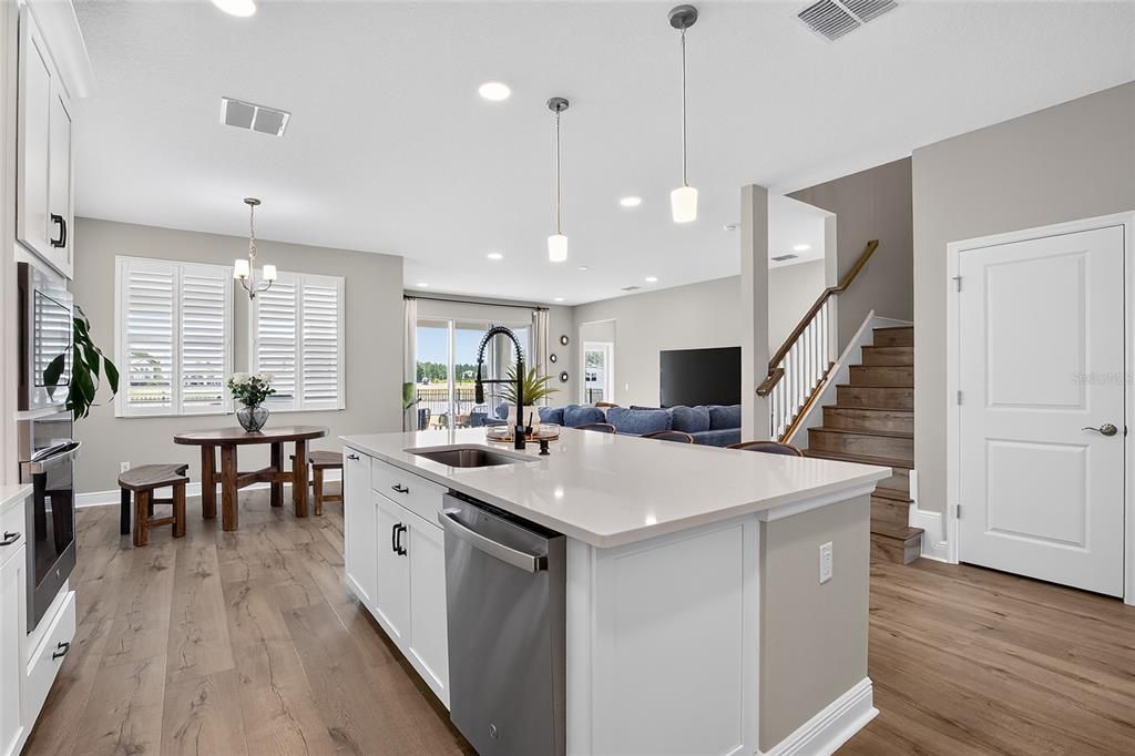 For Sale: $725,000 (5 beds, 4 baths, 3581 Square Feet)