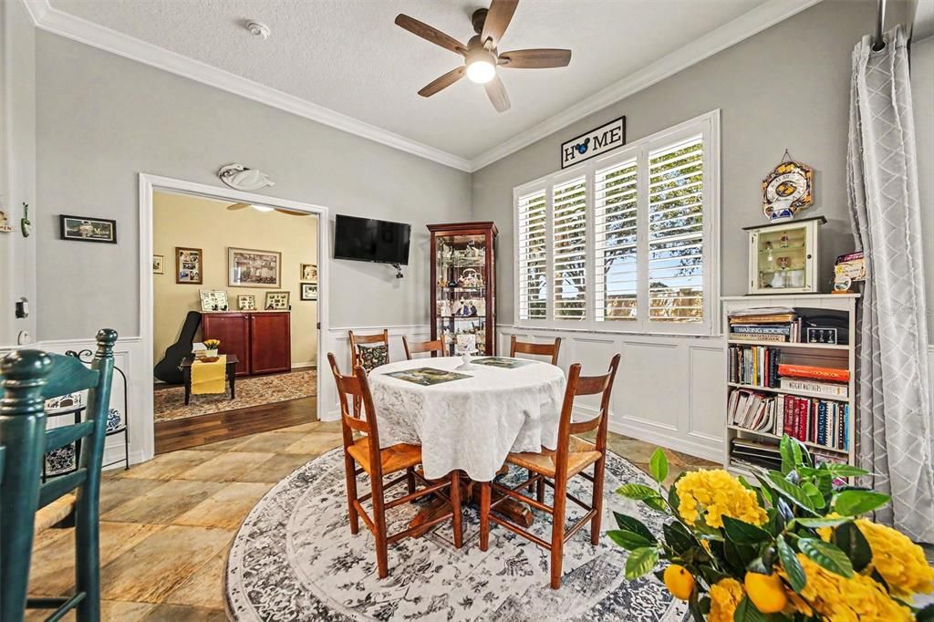 For Sale: $409,995 (2 beds, 2 baths, 1888 Square Feet)