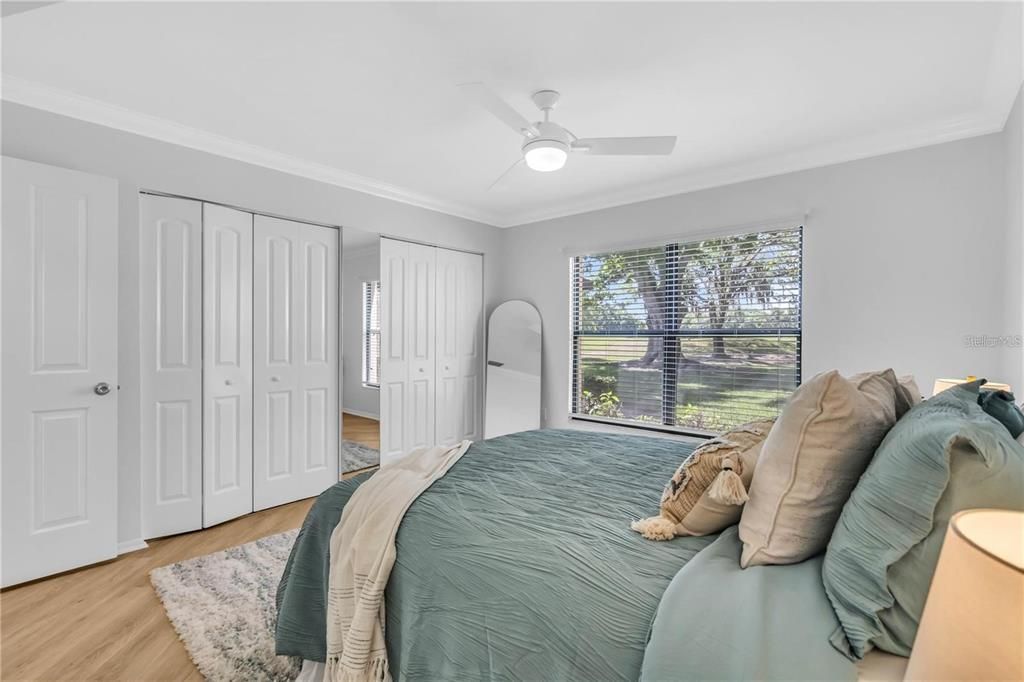 For Sale: $200,000 (1 beds, 1 baths, 884 Square Feet)