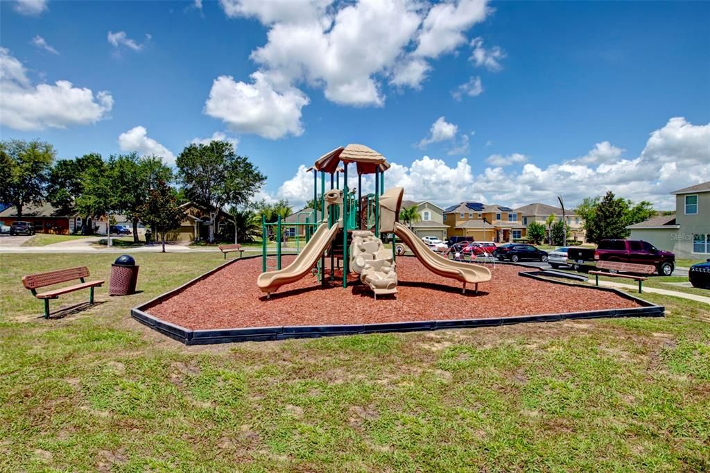 For Sale: $360,000 (4 beds, 3 baths, 1962 Square Feet)