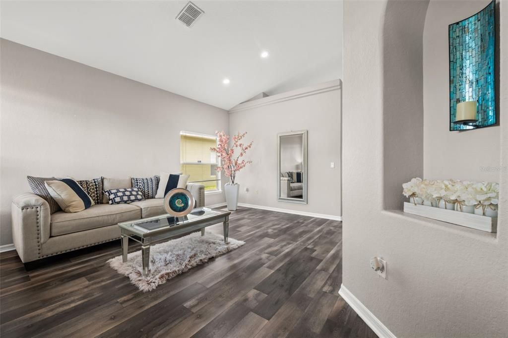 For Sale: $360,000 (4 beds, 3 baths, 1962 Square Feet)