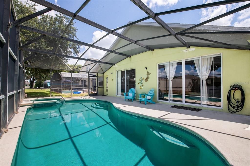 For Sale: $360,000 (4 beds, 3 baths, 1962 Square Feet)