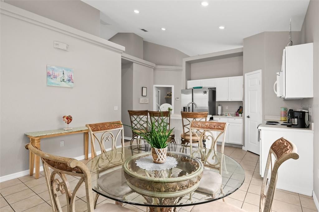 For Sale: $360,000 (4 beds, 3 baths, 1962 Square Feet)