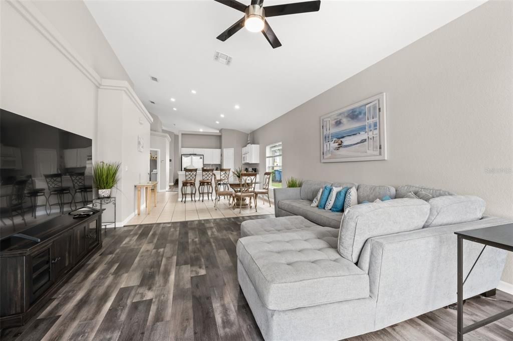 For Sale: $360,000 (4 beds, 3 baths, 1962 Square Feet)