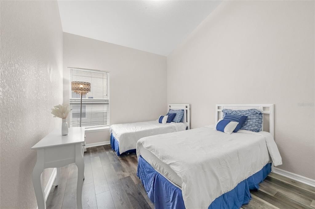 For Sale: $360,000 (4 beds, 3 baths, 1962 Square Feet)