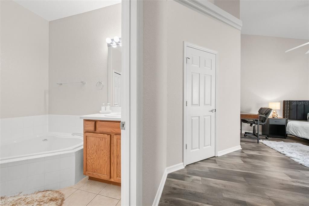 For Sale: $360,000 (4 beds, 3 baths, 1962 Square Feet)