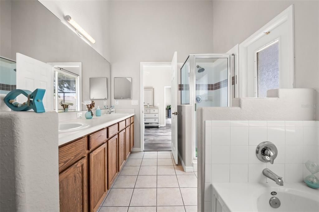 For Sale: $360,000 (4 beds, 3 baths, 1962 Square Feet)