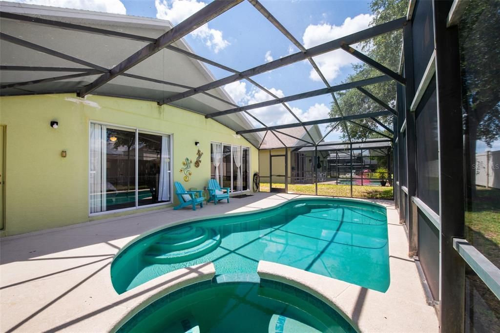 For Sale: $360,000 (4 beds, 3 baths, 1962 Square Feet)