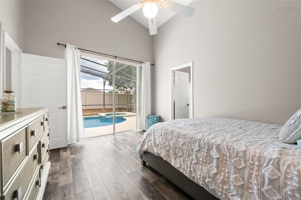 For Sale: $360,000 (4 beds, 3 baths, 1962 Square Feet)