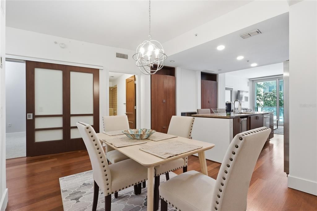 For Sale: $486,000 (2 beds, 2 baths, 1237 Square Feet)