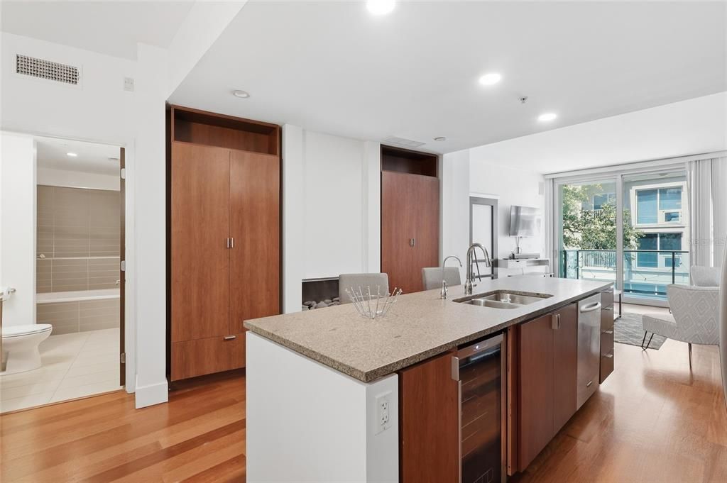 For Sale: $486,000 (2 beds, 2 baths, 1237 Square Feet)