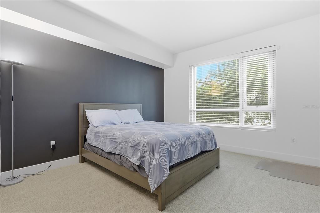 For Sale: $486,000 (2 beds, 2 baths, 1237 Square Feet)