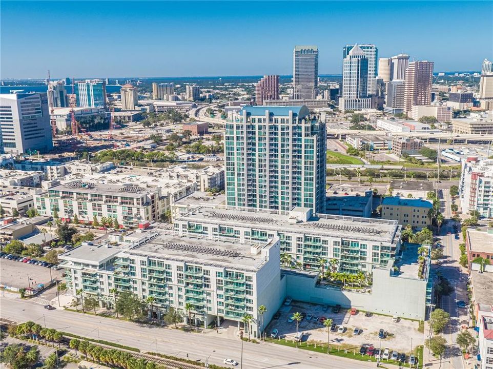 For Sale: $486,000 (2 beds, 2 baths, 1237 Square Feet)