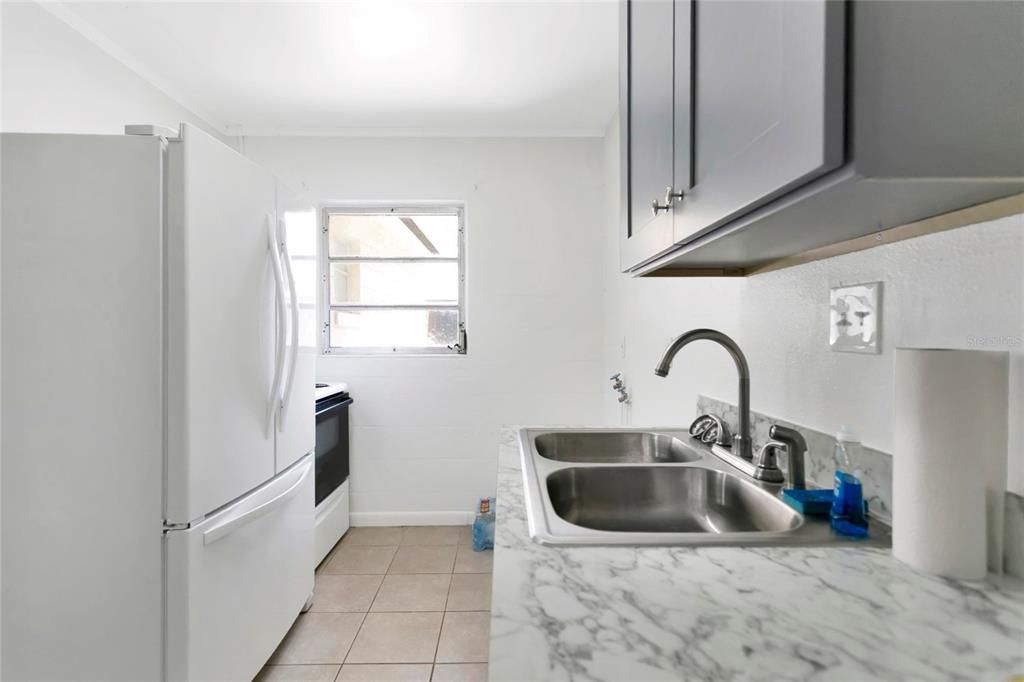 For Sale: $550,000 (3 beds, 3 baths, 1659 Square Feet)