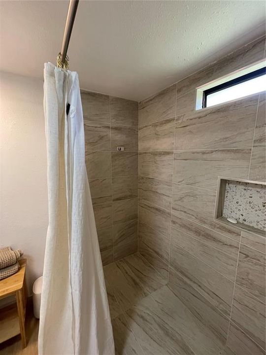 На продажу: $249,000 (2 спален, 1 ванн, 672 Квадратных фут)
