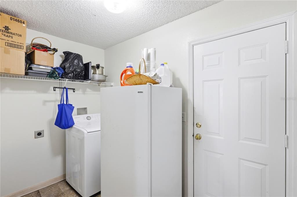 En Venta: $355,000 (4 camas, 2 baños, 1783 Pies cuadrados)