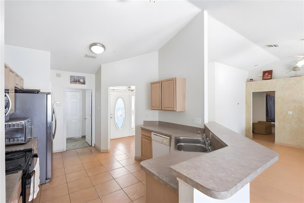 En Venta: $355,000 (4 camas, 2 baños, 1783 Pies cuadrados)