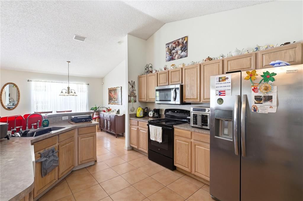 En Venta: $355,000 (4 camas, 2 baños, 1783 Pies cuadrados)