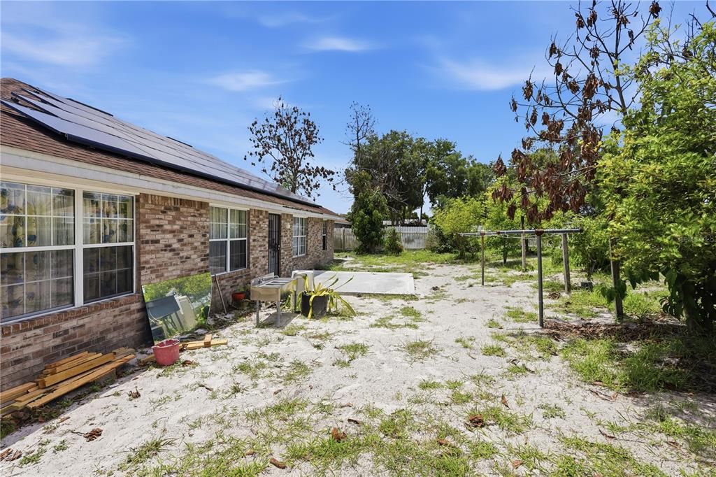 En Venta: $355,000 (4 camas, 2 baños, 1783 Pies cuadrados)