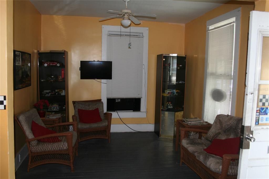 For Sale: $550,000 (0 beds, 0 baths, 1404 Square Feet)