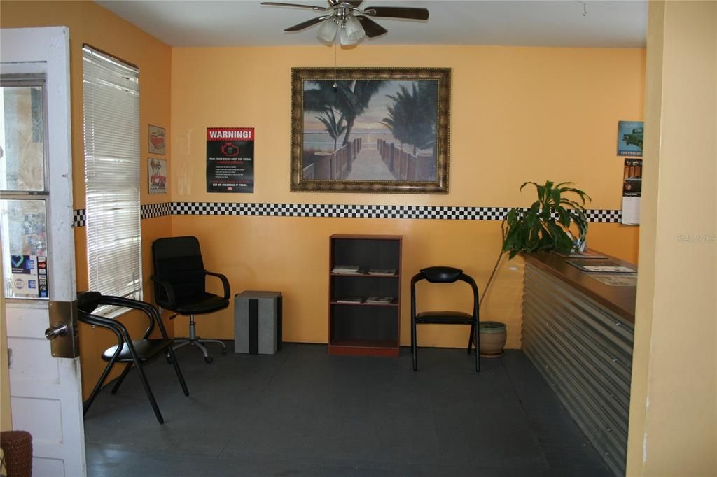 For Sale: $550,000 (0 beds, 0 baths, 1404 Square Feet)