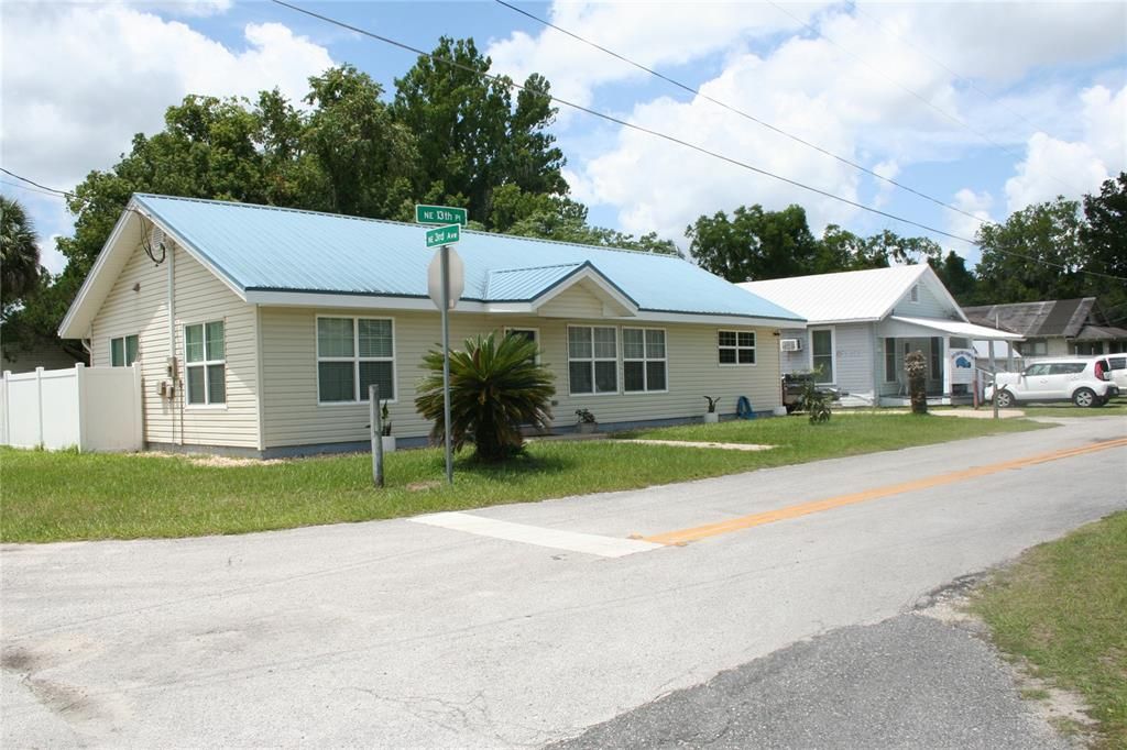 For Sale: $550,000 (0 beds, 0 baths, 1404 Square Feet)