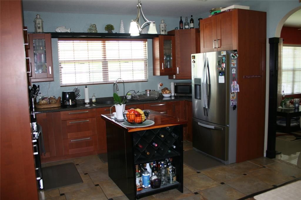For Sale: $550,000 (0 beds, 0 baths, 1404 Square Feet)