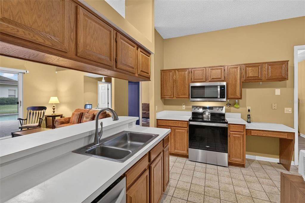 For Sale: $549,000 (3 beds, 2 baths, 2308 Square Feet)
