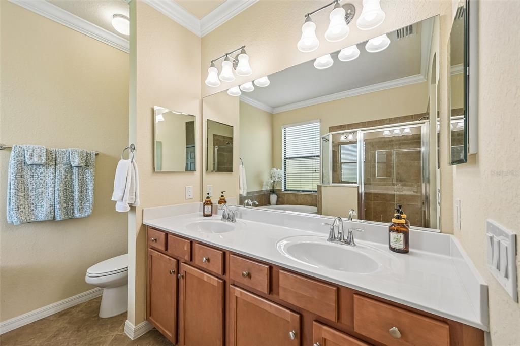 For Sale: $324,900 (2 beds, 2 baths, 1568 Square Feet)