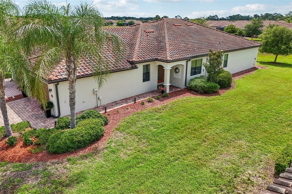 For Sale: $324,900 (2 beds, 2 baths, 1568 Square Feet)