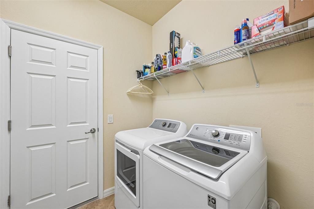 For Sale: $324,900 (2 beds, 2 baths, 1568 Square Feet)